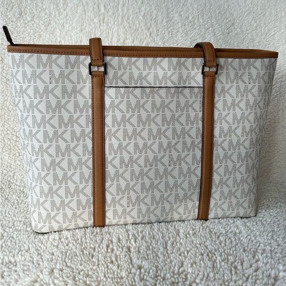 Michael Kors Sady Large Tote - Picture 4 of 13